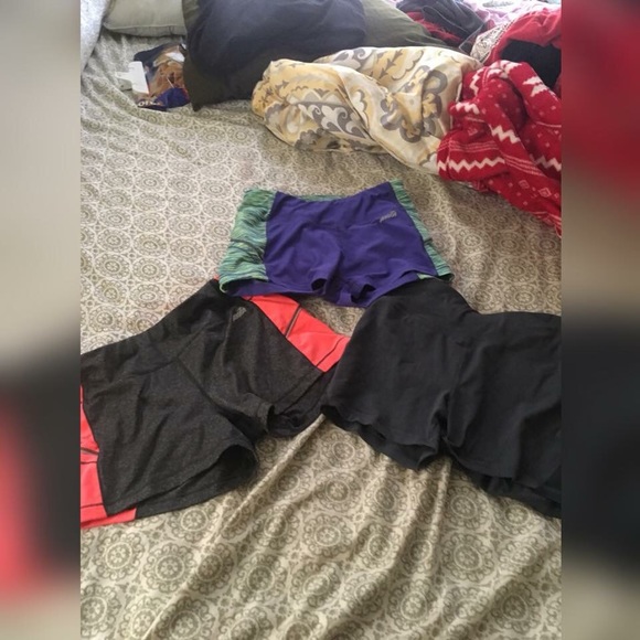 Clothing - Picture 8 of 8